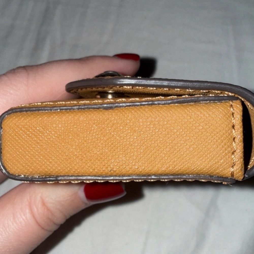 Henri Bendel Camel Tan Card Case - Picture 3 of 4
